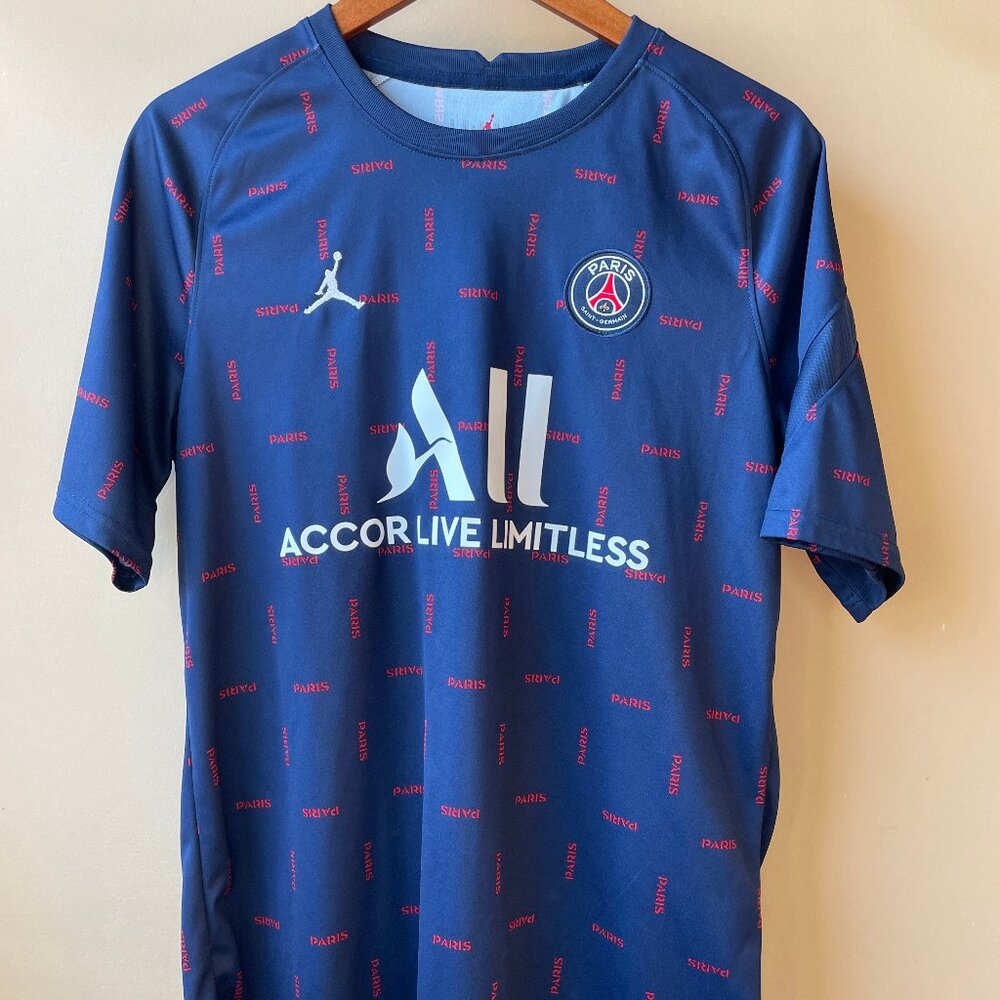 Paris Saint-Germain Jordan Men's Pre-Match Short-Sleeve Soccer Top 2021-22